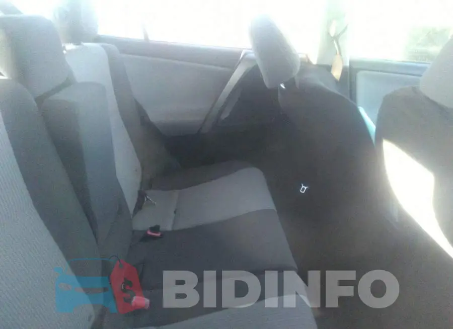JTMZFREV4FD043627 Photo# 8