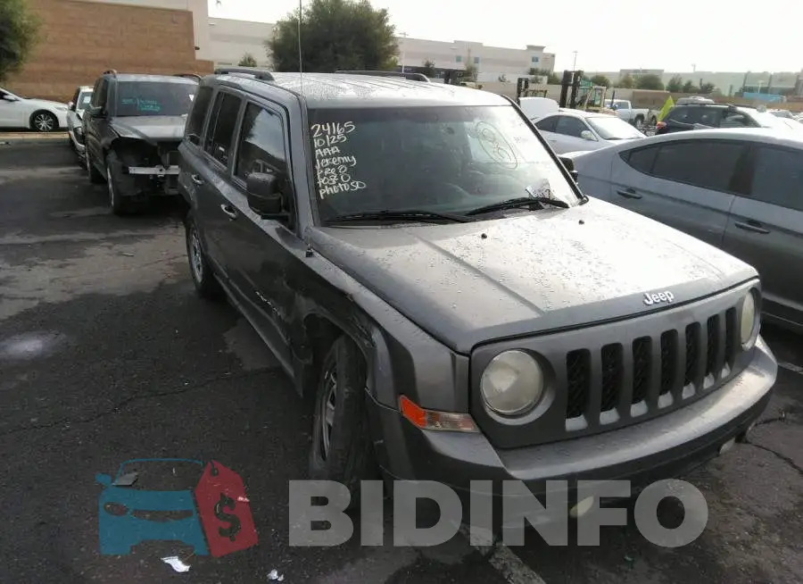 1C4NJPBB8CD511608 Photo# 1