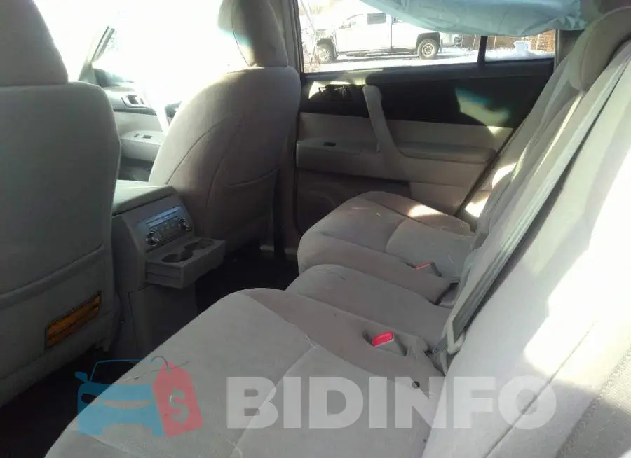 5TDBK3EHXDS232630 Photo# 8