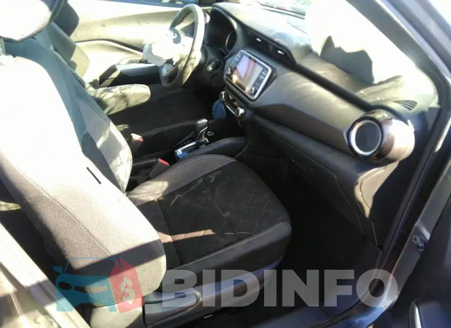 3N1CP5CU4KL517783 Photo# 5