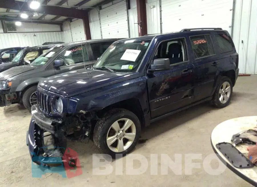 1C4NJRFB6CD625936 Photo# 2