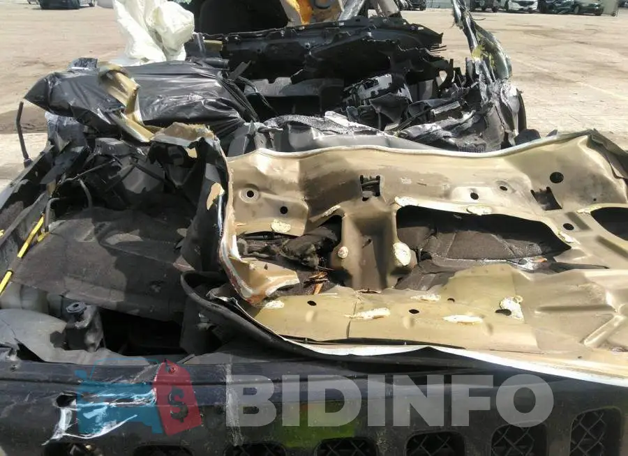 1C4NJPFB7CD696678 Photo# 10