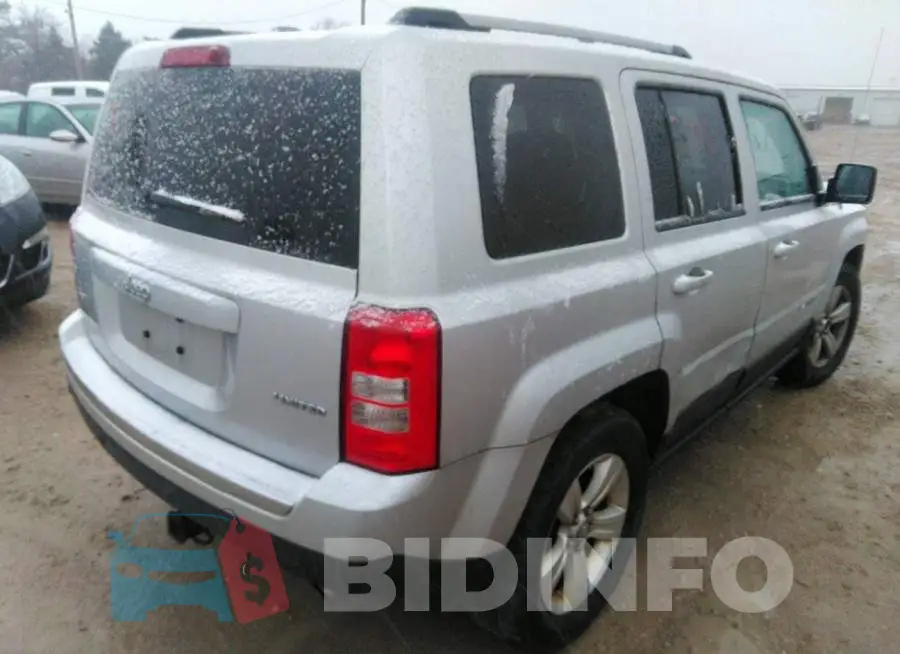 1C4NJRCB9CD603692 Photo# 4