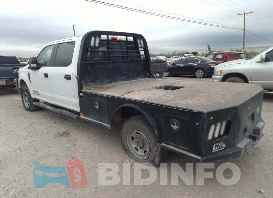 1FT7W2BT2JEB73068 Photo# 3