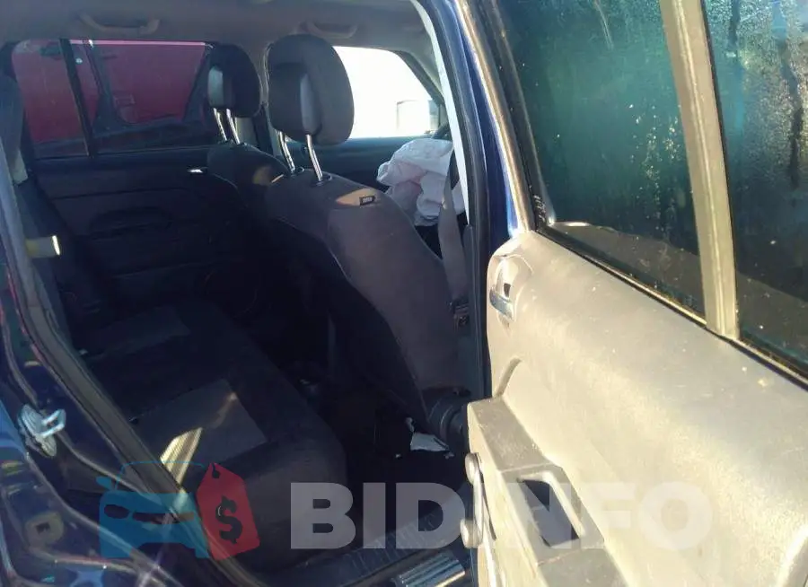 1C4NJPBBXGD755024 Photo# 8