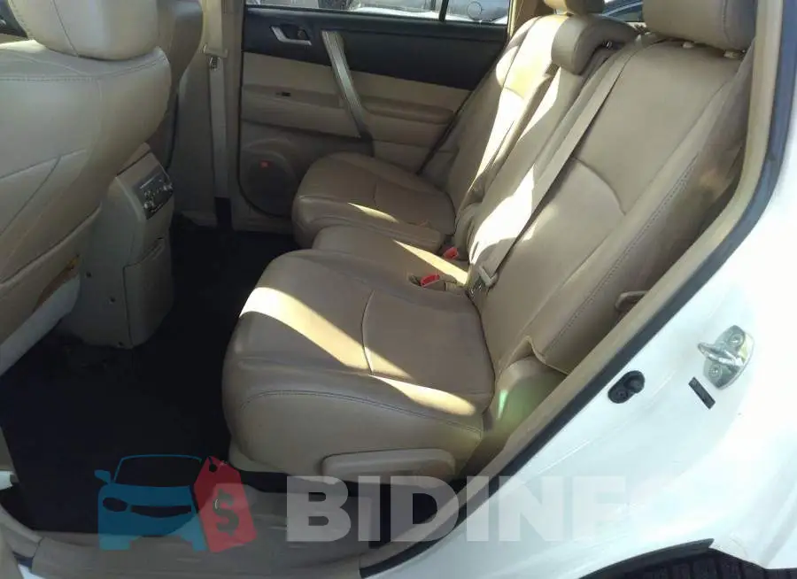 5TDBK3EH6CS118185 Photo# 8