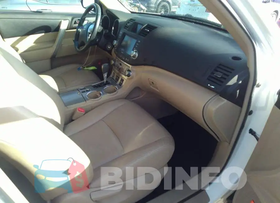 5TDBK3EH6CS118185 Photo# 5