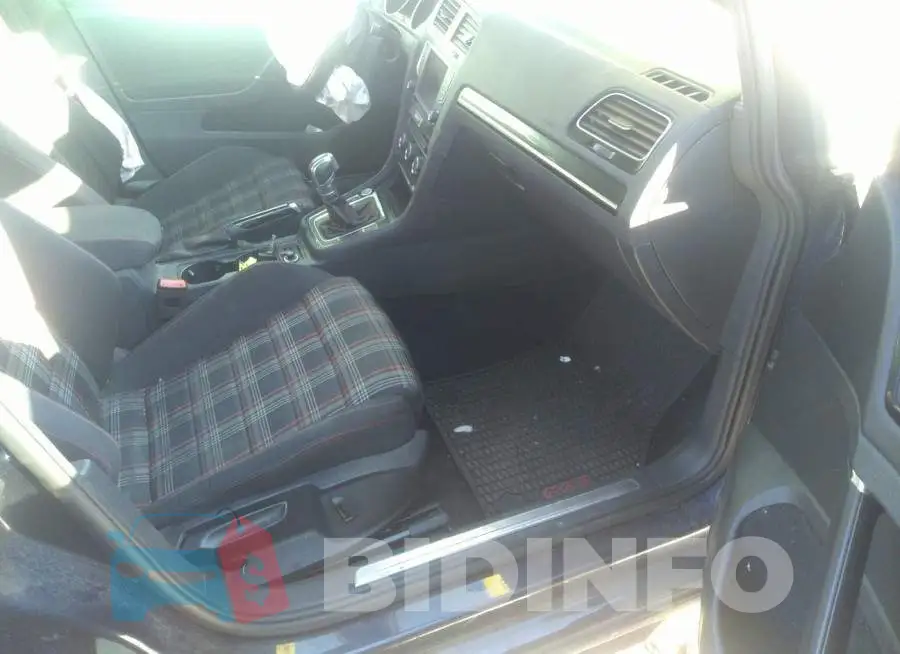 3VW447AU2HM055796 Photo# 5