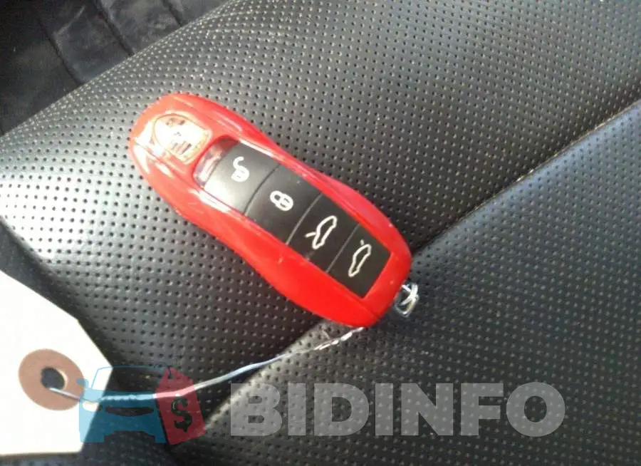 WP0AA2A88GK171319 Photo# 11
