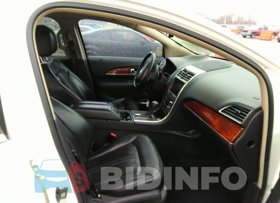2LMDJ8JK7CBL12526 Photo# 5