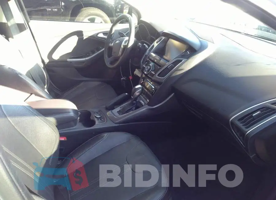 1FADP3N21EL281827 Photo# 5