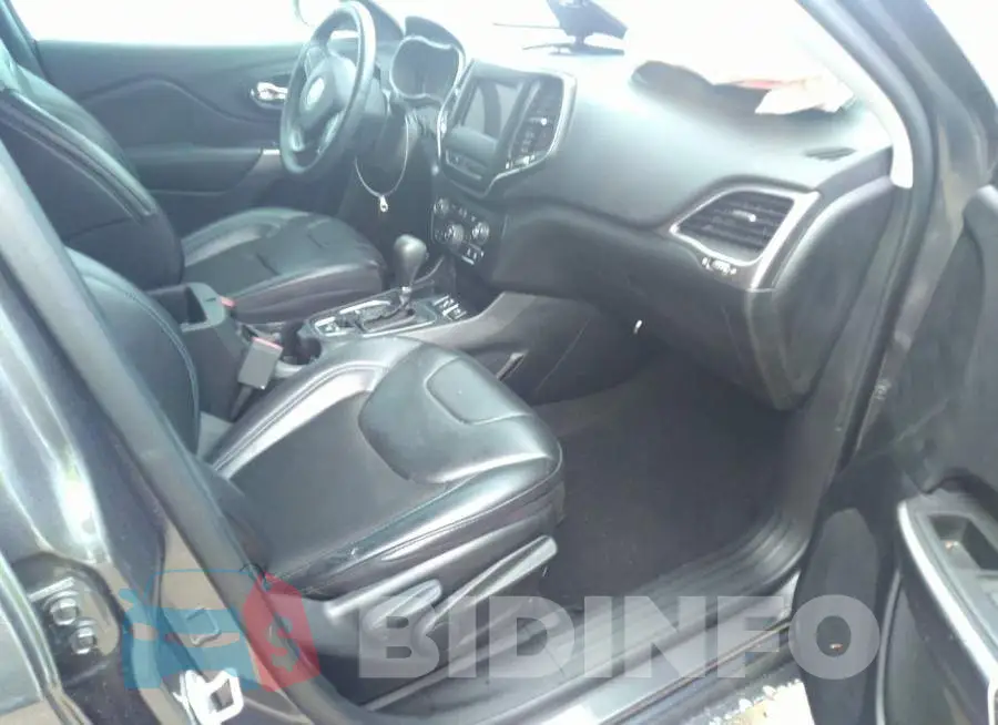 1C4PJLLB2KD479110 Photo# 5