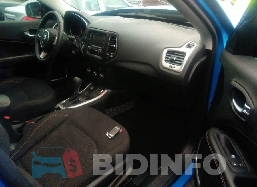 3C4NJDAB9JT484474 Photo# 5