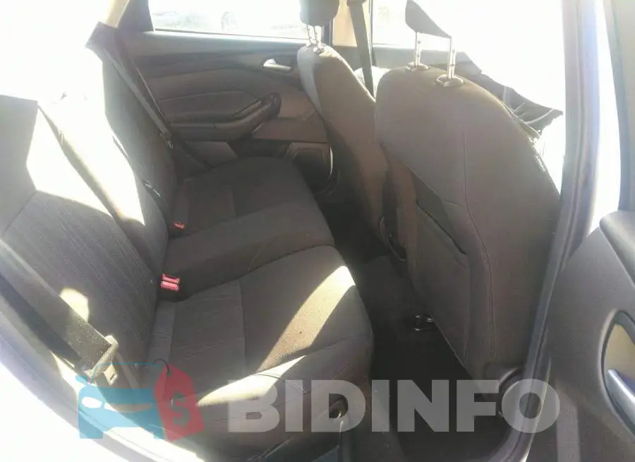 1FADP3K29JL207652 Photo# 8