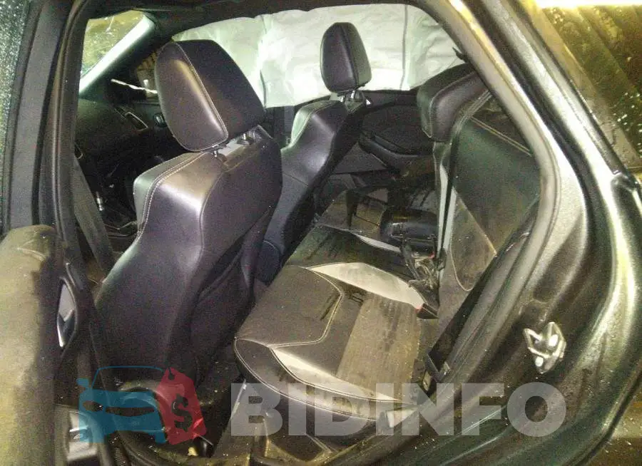 1FADP3L92FL237708 Photo# 8
