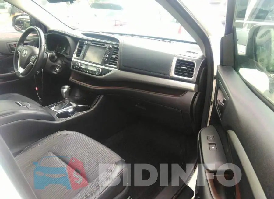 5TDZKRFH6GS186377 Photo# 5
