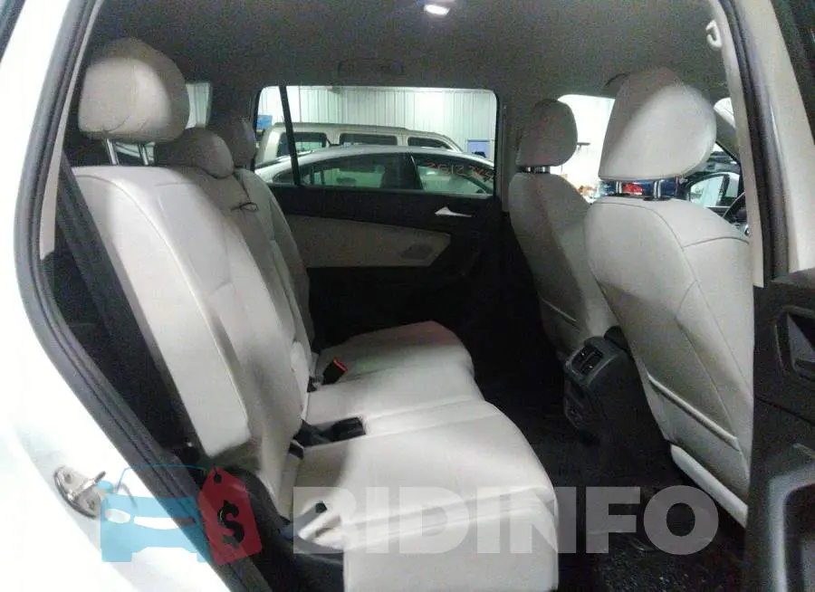 3VV2B7AX6KM073432 Photo# 8