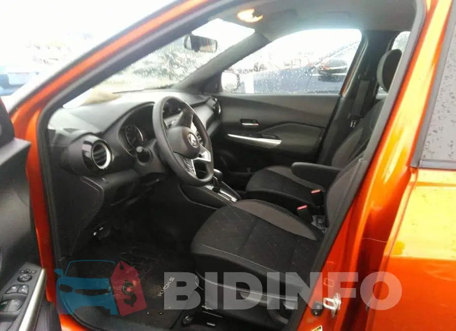 3N1CP5CU2JL533169 Photo# 5
