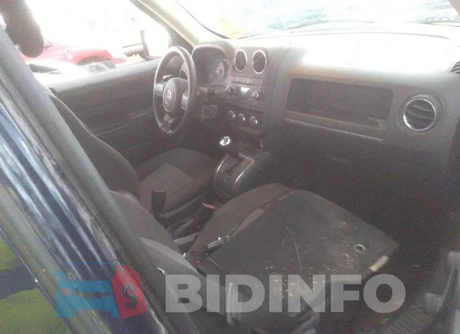 1C4NJPBB3HD132359 Photo# 5