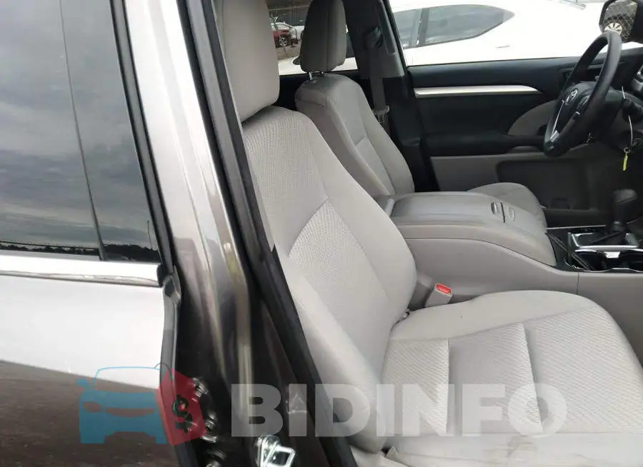 5TDZZRFH9JS256067 Photo# 5