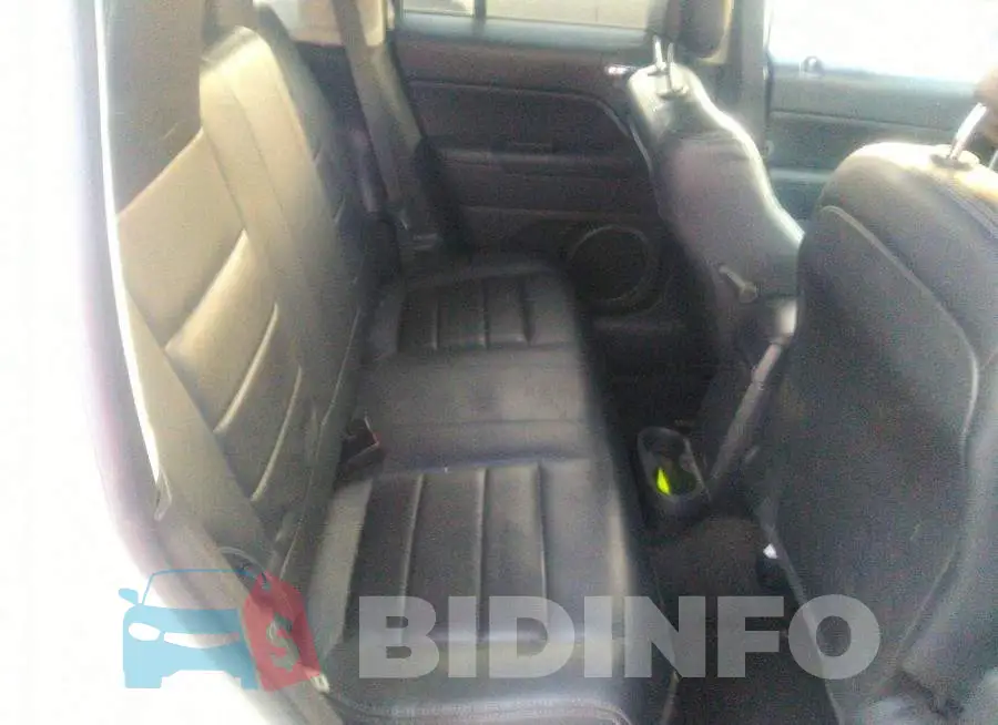 1C4NJRFB7GD809708 Photo# 8
