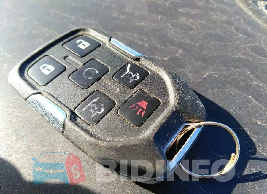 1GNSCHKC1GR274634 Photo# 11