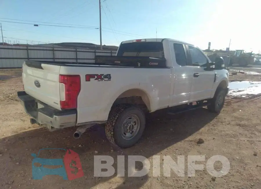1FT7X2B68KEC45061 Photo# 4