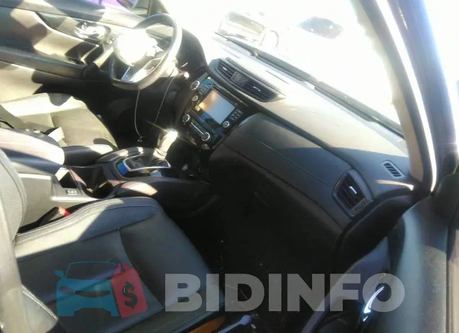 JN8AT2MTXHW132157 Photo# 5