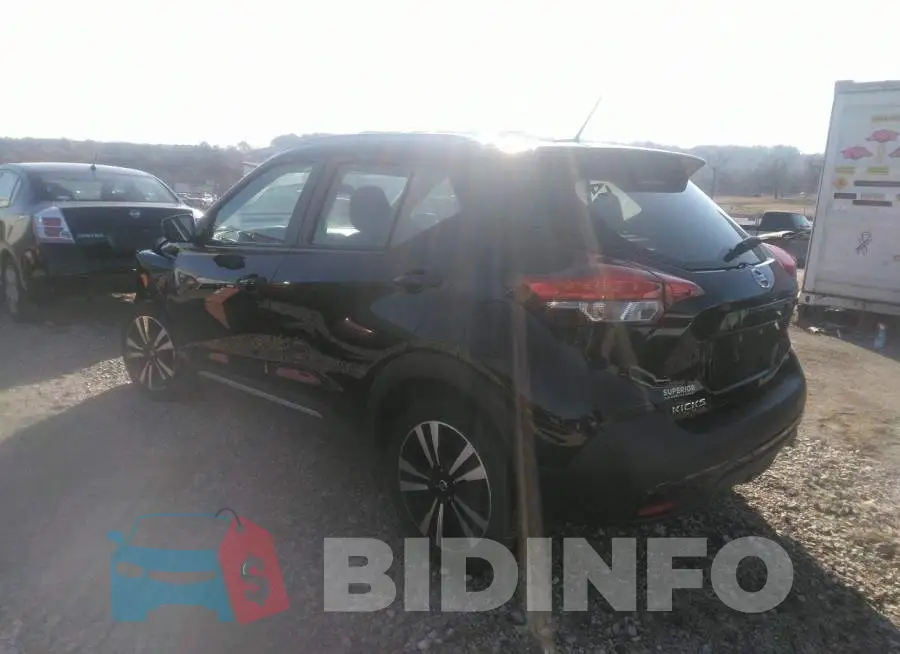 3N1CP5CU8JL528817 Photo# 3