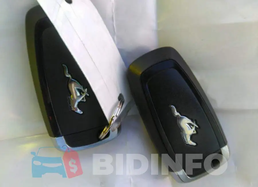 1FA6P8TH6J5135872 Photo# 11