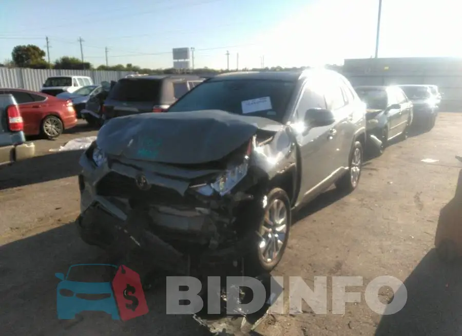 2T3C1RFV8MW175034 Photo# 2