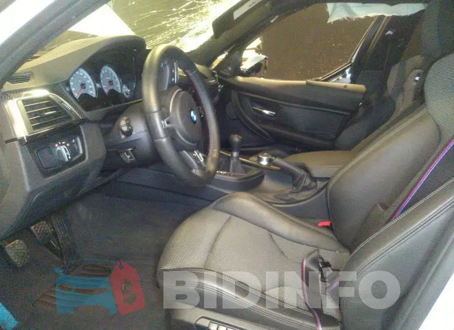 WBS8M9C52J5J77925 Photo# 5