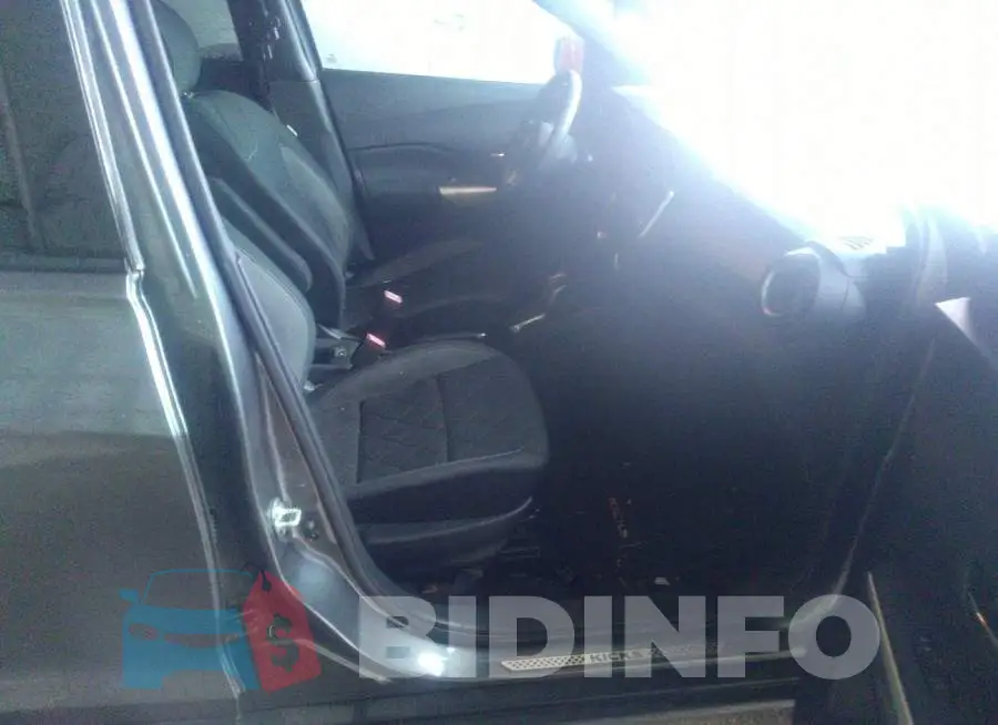 3N1CP5CU7KL557890 Photo# 5