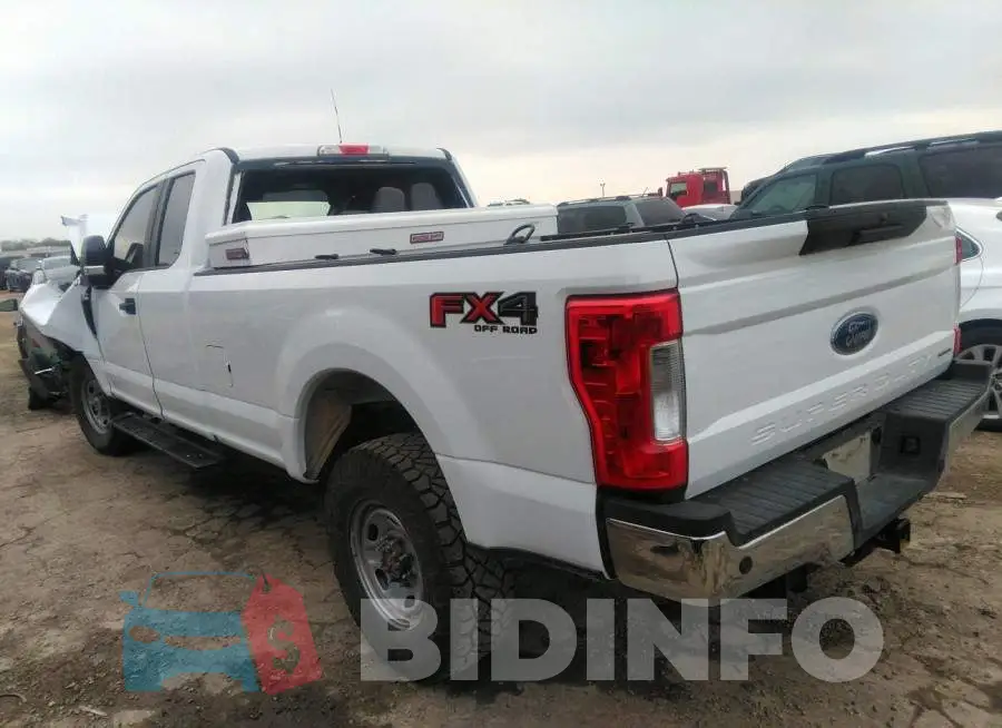 1FT7X2B67KEF24842 Photo# 3