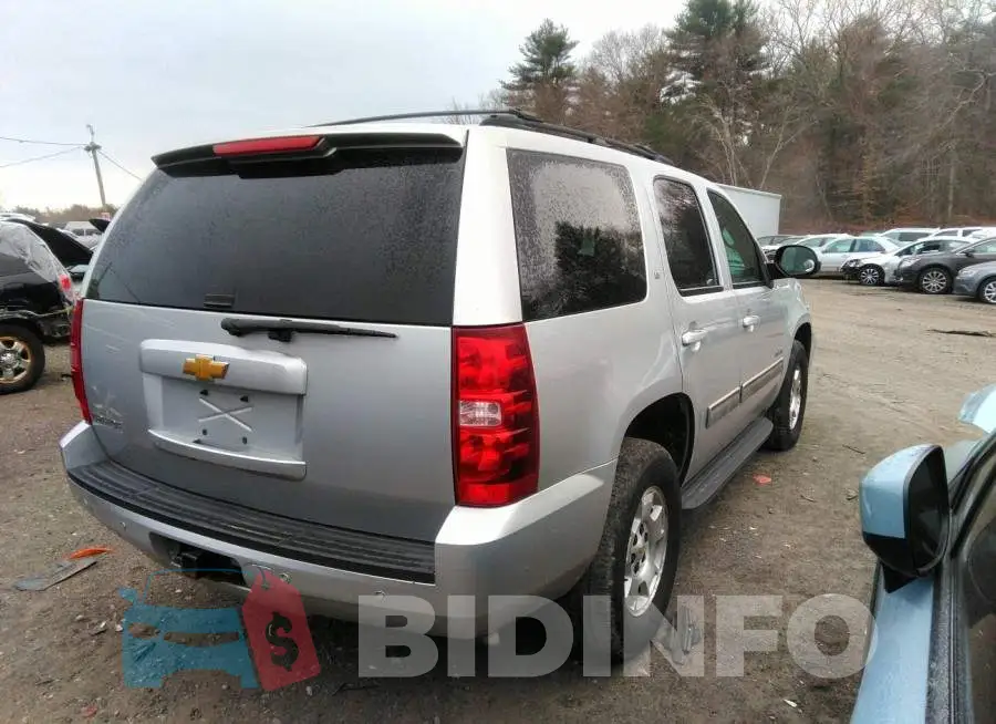 1GNSCBE00DR304264 Photo# 4