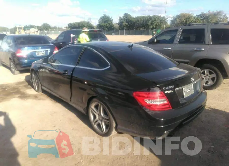 WDDGJ4HB8FG439588 Photo# 3