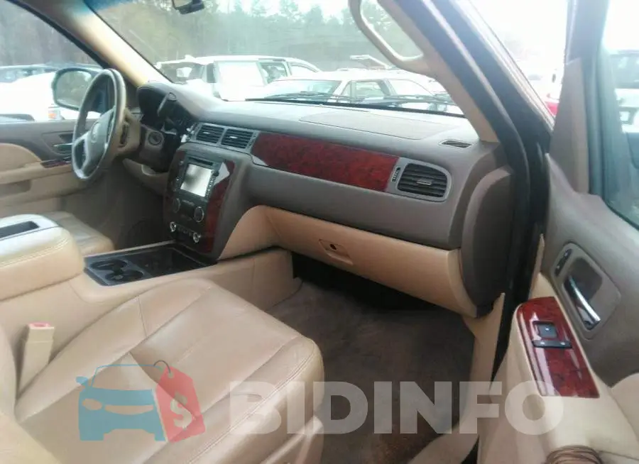 1GNSCBE06DR379082 Photo# 5