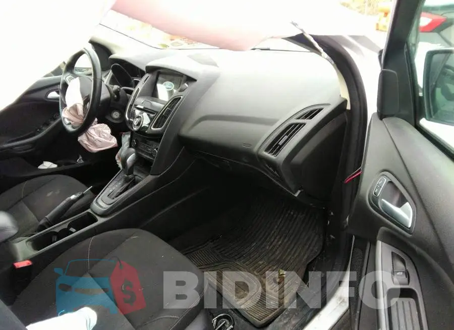 1FADP3M2XJL263290 Photo# 5