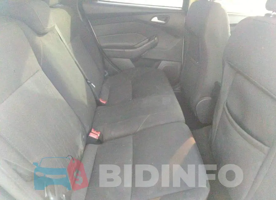 1FADP3KE2GL324976 Photo# 8