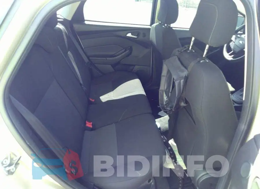 1FADP3M20JL226894 Photo# 8