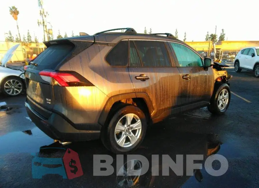 2T3P1RFV3LC105877 Photo# 4