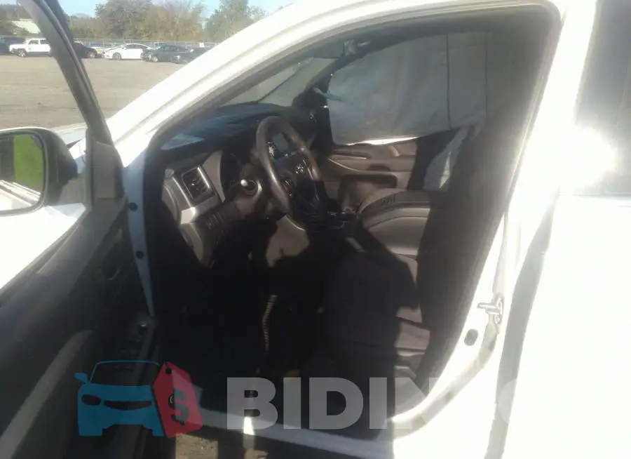 5TDBZRFH0JS808573 Photo# 5
