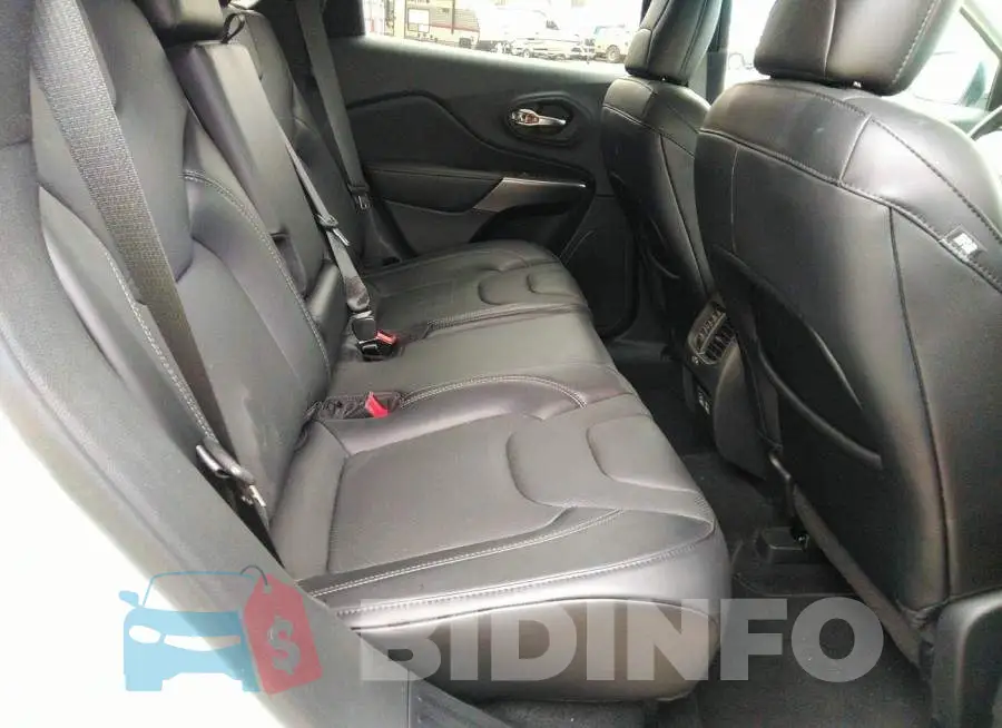 1C4PJMMX5MD104220 Photo# 8