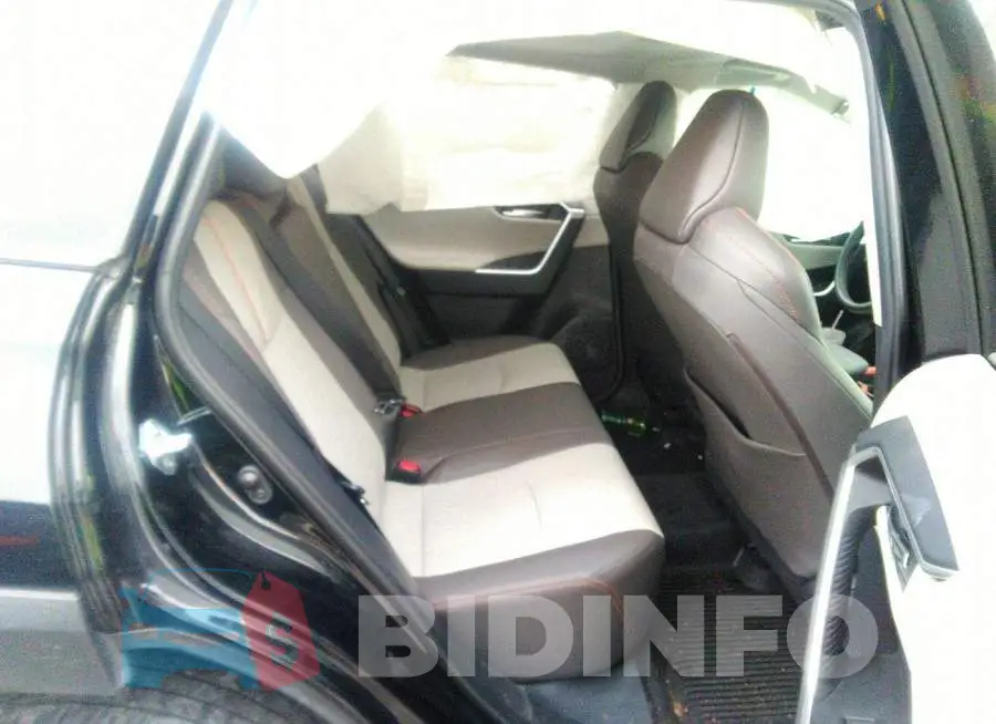 2T3J1RFV6KW010796 Photo# 8