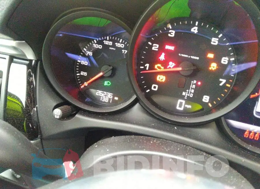 WP1AA2A51MLB14499 Photo# 7