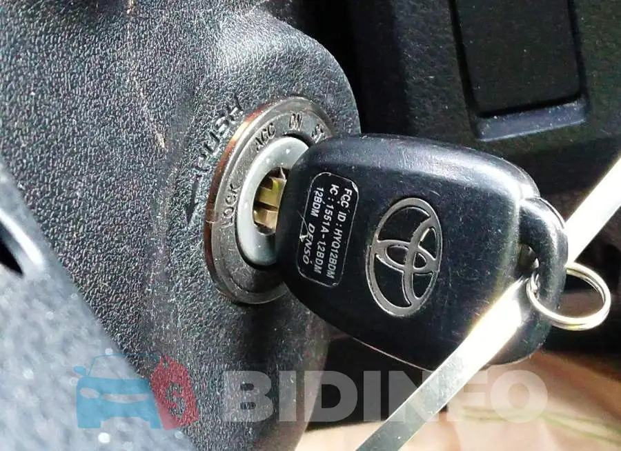 JTMRFREV4D5015608 Photo# 11
