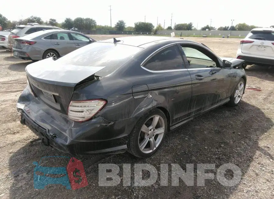 WDDGJ4HB7FG367721 Photo# 4