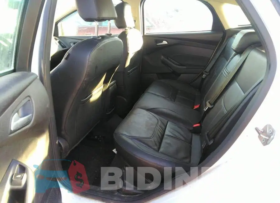 1FADP3K27FL275262 Photo# 8