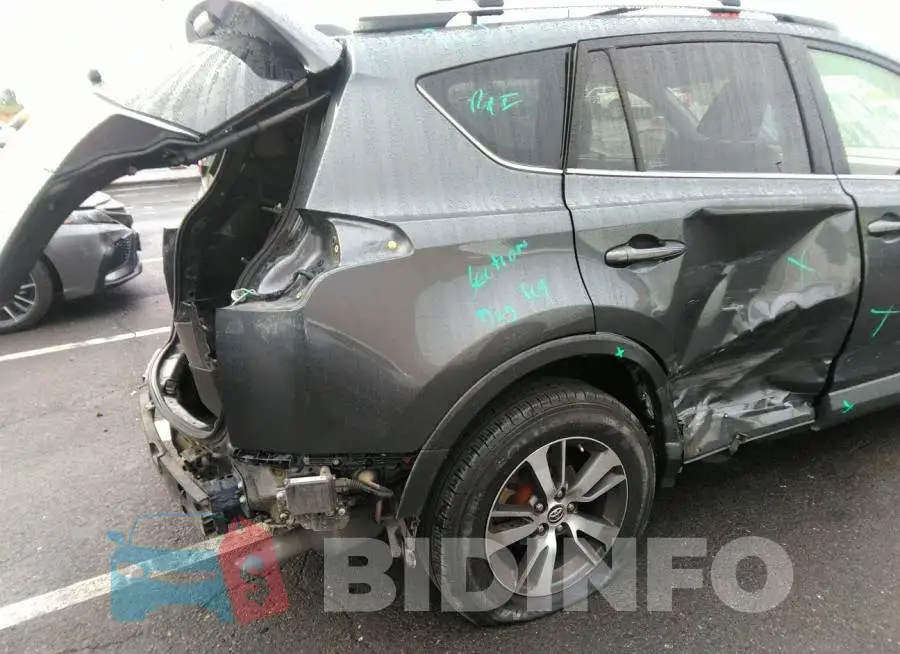 JTMWFREV3GD082147 Photo# 6