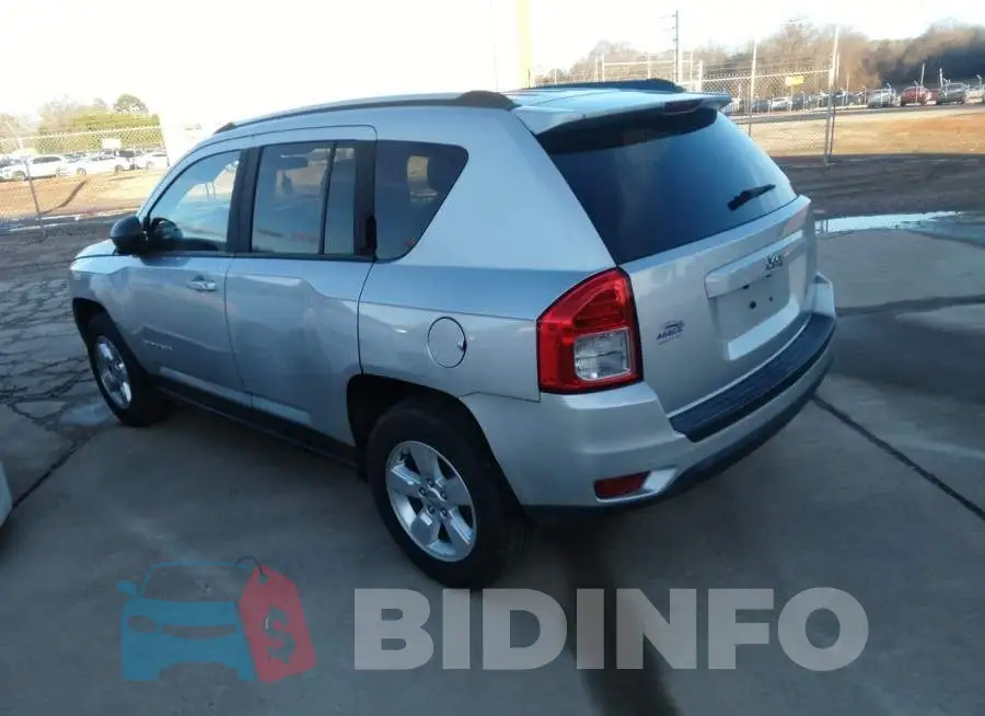 1C4NJCBA2DD272896 Photo# 3